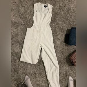 Very flattering white Lulu’s jumpsuit size XS